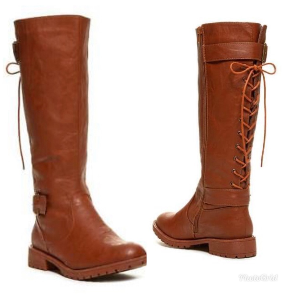 NWOT Size 8.5 Lace-Up Back Riding Boot